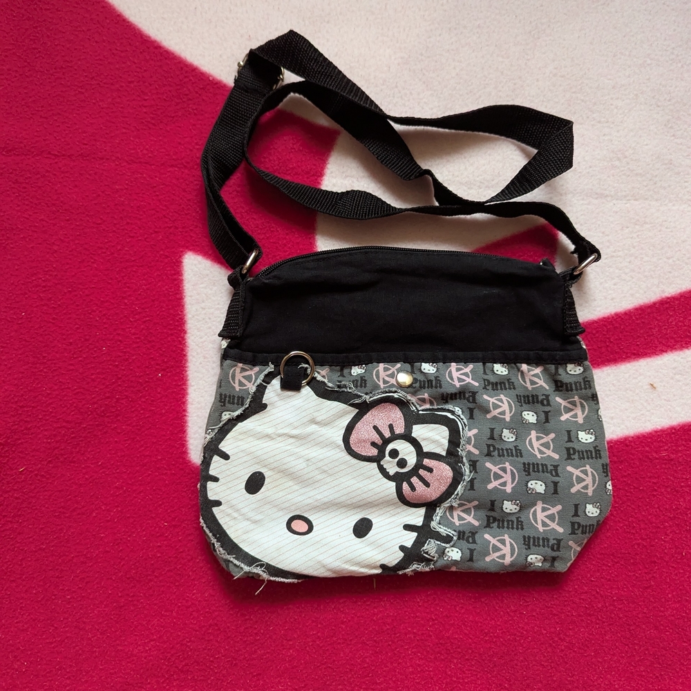 Hello Kitty X Loungefly 2009 Black and Gray Crossbody Bag Punk Design Skull 💀☠️